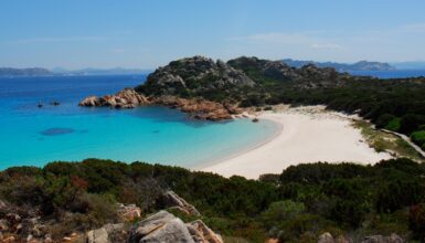 Spiaggia_rosa_isola_di_budelli_sardegna